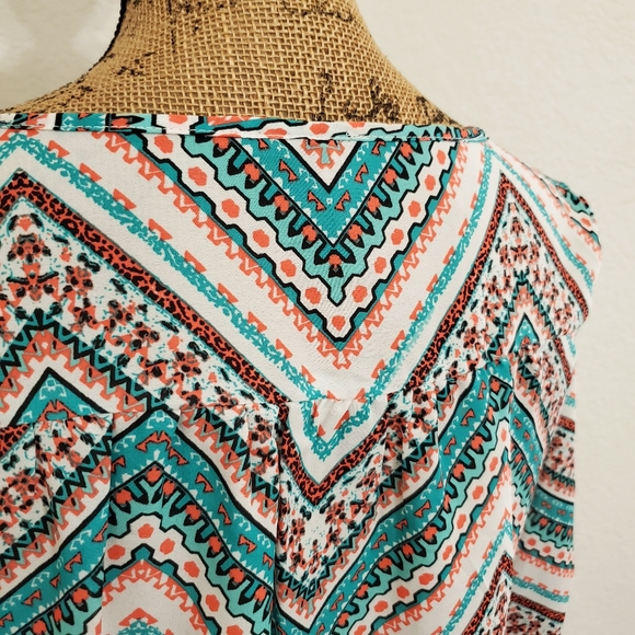 Heartsoul Flowy drawstring neckline chevron graphic top tunic Sm - Picture 3 of 7